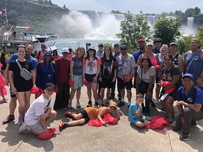 is it safe to visit Niagara Falls Canada